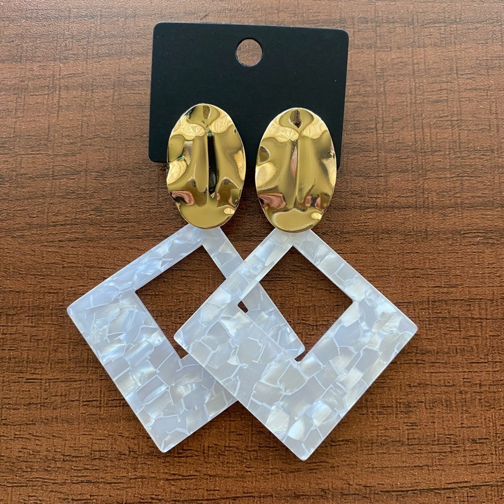 Square dangle earrings